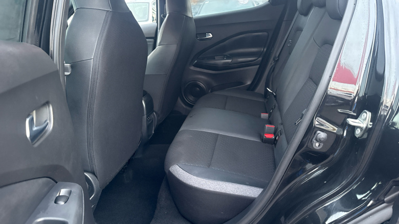 Nissan Juke 1.0 DiG-T N-Connecta 5dr Petrol Hatchback